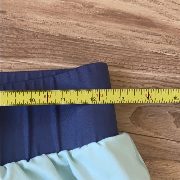 Fabletics Shorts - Picture 3 of 4